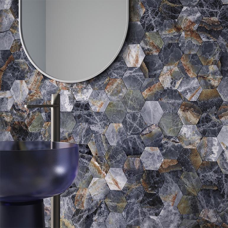 Star propone due decori a mosaico, ideali per creare dettagli di colore all'interno di un ambiente e per arricchire e movimentare piccole porzioni di parete o nicchie: Maxi Class esagonale e Storm rettangolare sfalsato, in finitura rispettivamente krystal e naturale.