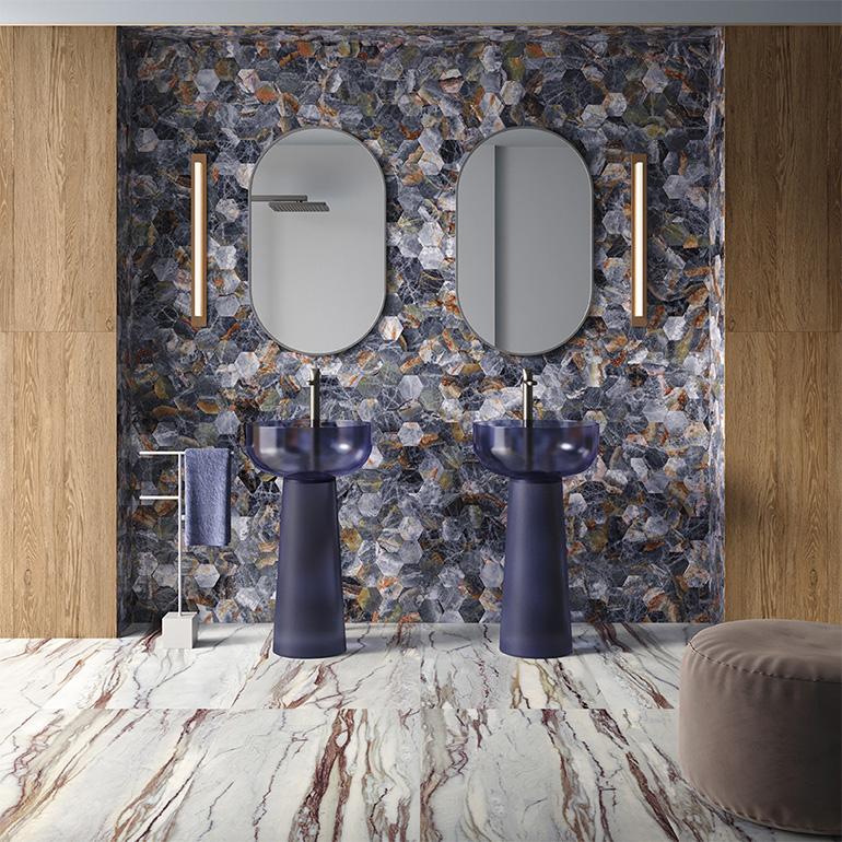 Star propone due decori a mosaico, ideali per creare dettagli di colore all'interno di un ambiente e per arricchire e movimentare piccole porzioni di parete o nicchie: Maxi Class esagonale e Storm rettangolare sfalsato, in finitura rispettivamente krystal e naturale.