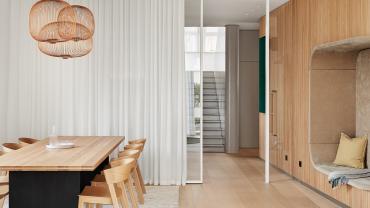 Villa Leitz è un edificio di inizio '900 situato a Stoccarda, rinato grazie al progetto d’interior dello Studio Alexander Fehre su richiesta di una committenza illuminata che intendeva far “scomparire” i muri all’interno dell’abitazione 