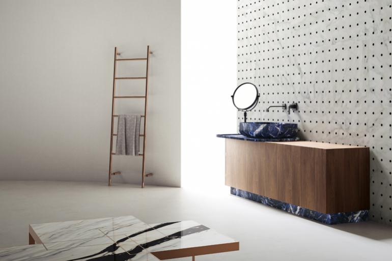 BOWL N&deg;9 &amp; DUCALE POIS - Kreoo Bathroom &amp; Coverings Collection - design Enzo Berti: Il lavabo Bowl n&deg;9, dalla collezione Nabhi, &egrave; una composizione di elementi marmorei, sostenuta da un mobile in legno, il Wood Box. La collezione di rivestimenti Ducale, abbina invece il marmo a materiali nobili come il vetro di Murano, l&rsquo;ottone e le pietre dure