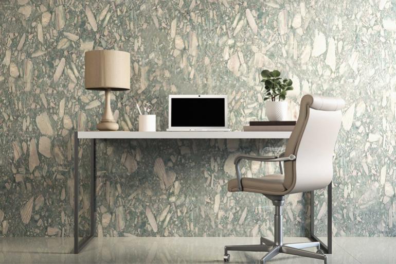 Quartzite Cocada Blue – La pietra presenta elementi in tonalità tenui - come beige, crema e oro - che sembrano intagliati su una morbida base sfumata blu-grigia. Quartzite Cocada Blue – La pietra presenta elementi in tonalità tenui - come beige, crema e oro - che sembrano intagliati su una morbida base sfumata blu-grigia.