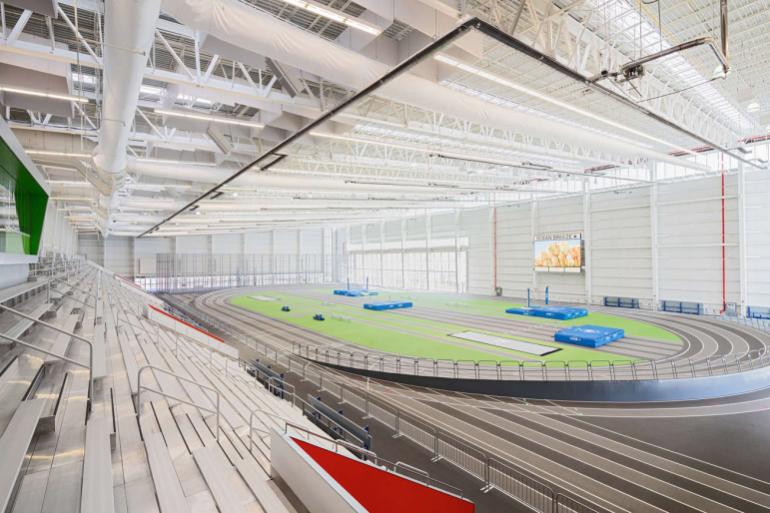 Ocean Breeze Track and Field House di Sage and Coombe Architects a Staten Island
