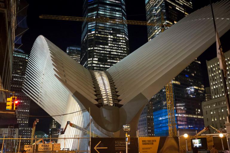 Photo: Billie Ward from New York, USA (Oculus, illuminated.), via Wikimedia Commons